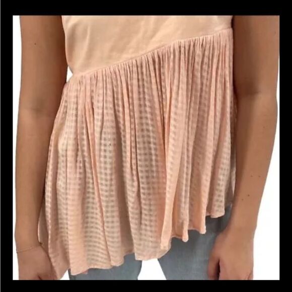 Free People Asymmetrical Peach Flowy Halter Top. Size Small. - Picture 2 of 5